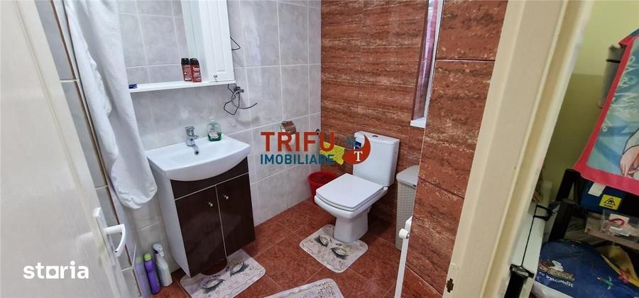 Casă cu 9 camere cu Teren 332 Mp în Central