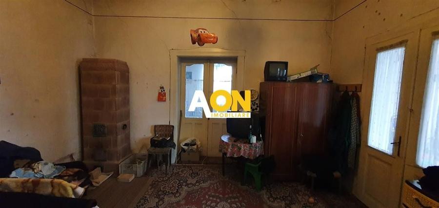 Casă individuală cu 4 camere cu Canalizare în Central