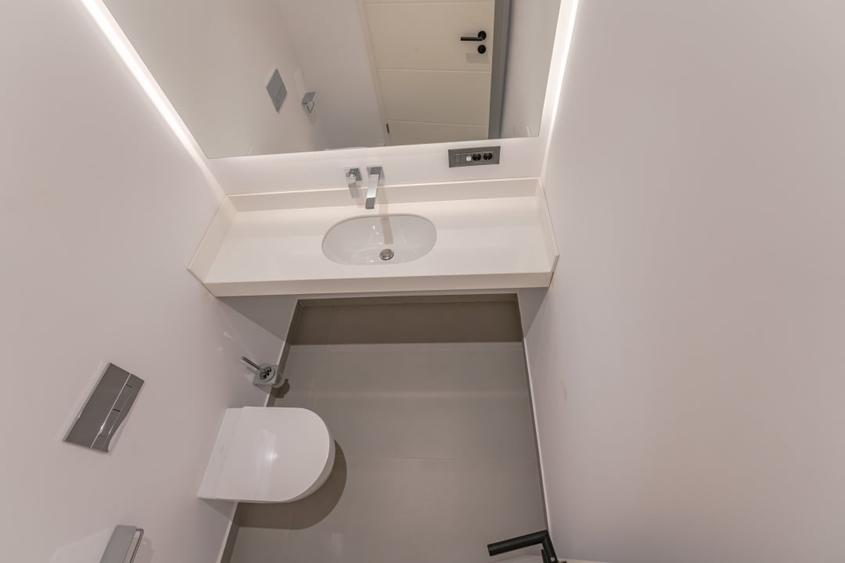 Apartament cu 4 camere decomandat, mobilat în Ultracentral