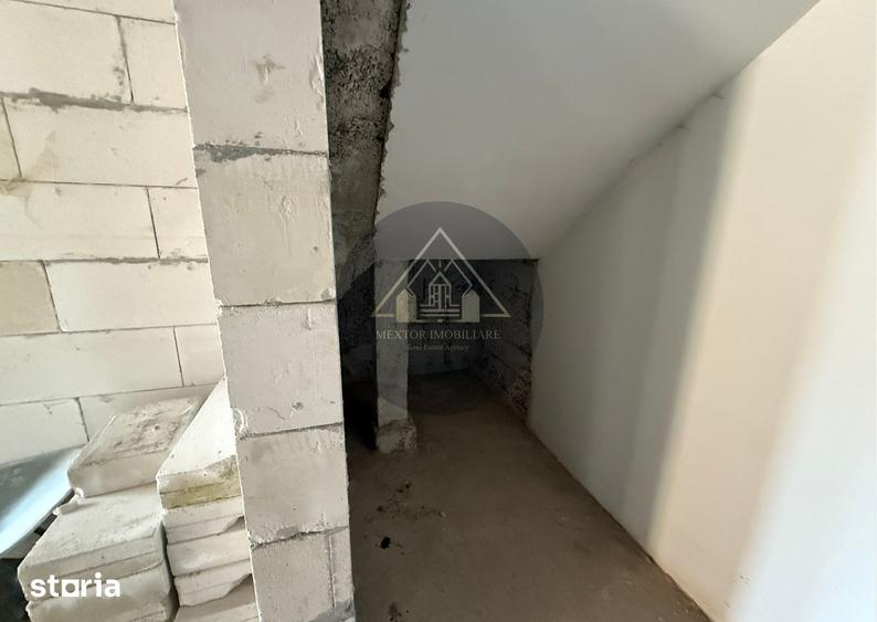 Casă cu 5 camere cu Teren 2500 Mp în Ațel