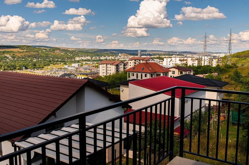 Casă cu 4 camere cu Teren 170 Mp în Dosu Bricii