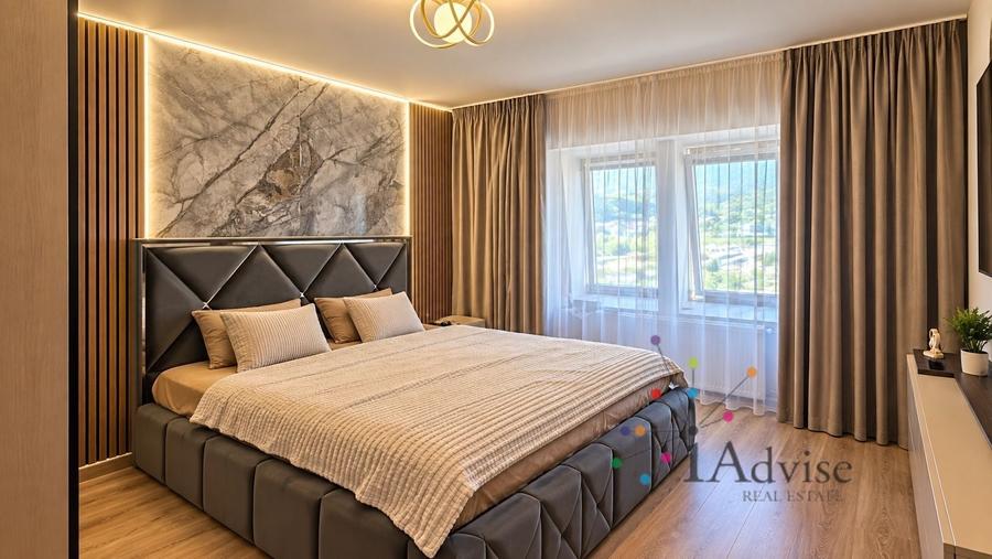 Apartament cu 3 camere decomandat în Noua