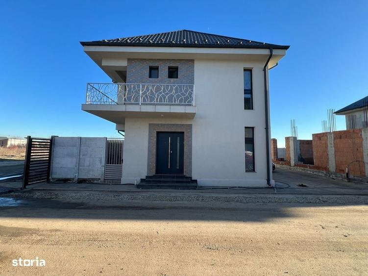 Casă cu 4 camere cu Teren 170 Mp în Central