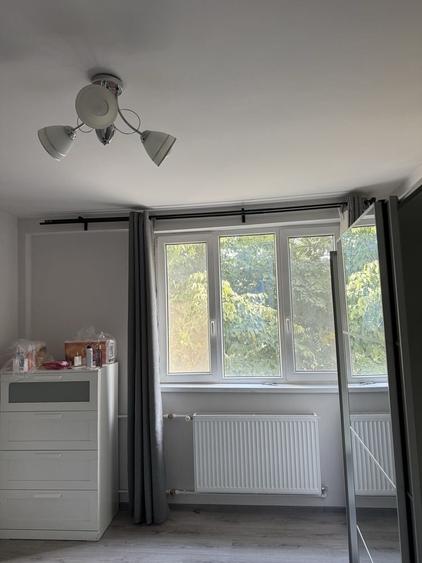 Apartament cu 3 camere semidecomandat în Central