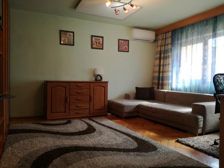 Apartament cu 2 camere decomandat în Bucovina