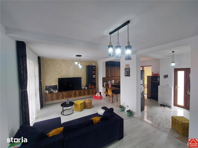 Casă cu 5 camere cu Teren 304 Mp în Vladimirescu