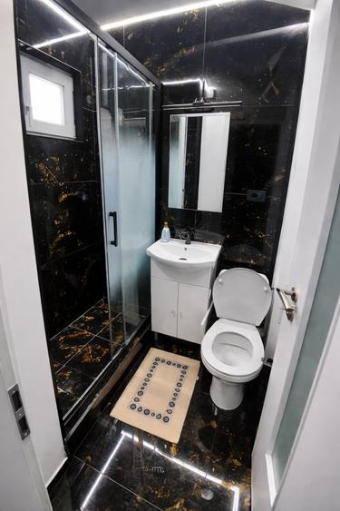 Apartament cu 2 camere semidecomandat, mobilat în Podu Roș