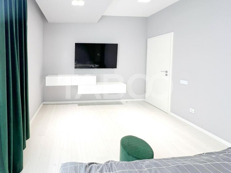 Penthouse cu 4 camere semidecomandat, mobilat în Sopor