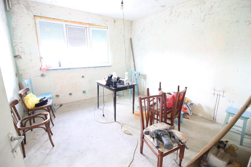 Apartament cu 2 camere decomandat în Micro 20