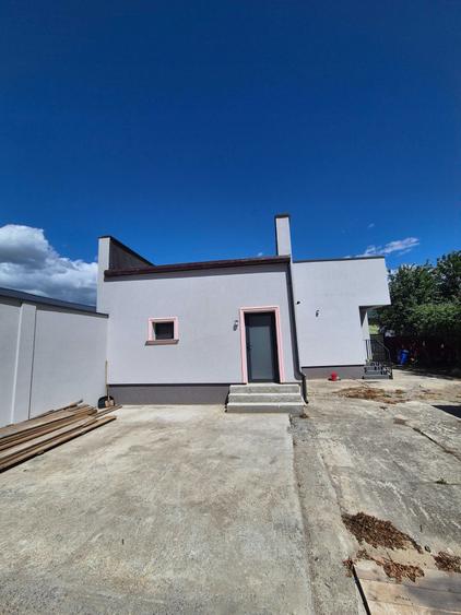 Casă cu 3 camere în Central