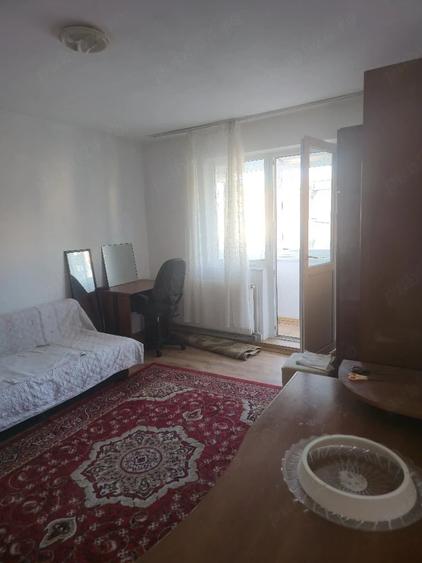 Apartament cu 2 camere semidecomandat în Gemenii