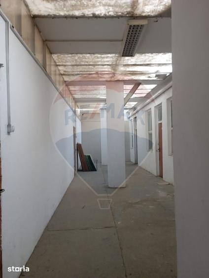 Spațiu comercial, de 1,900 mp, în Central