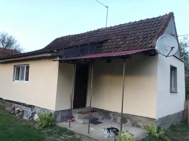 Casă cu 2 camere cu Teren 2300 Mp în Margina