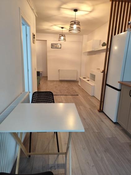 Apartament cu 2 camere semidecomandat în Dâmbul Rotund