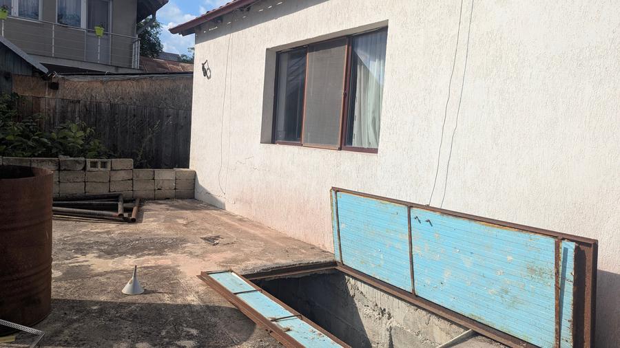 Casă individuală cu 2 camere cu Canalizare în Central