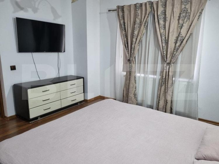 Casă individuală cu 5 camere cu Garaj în Sud