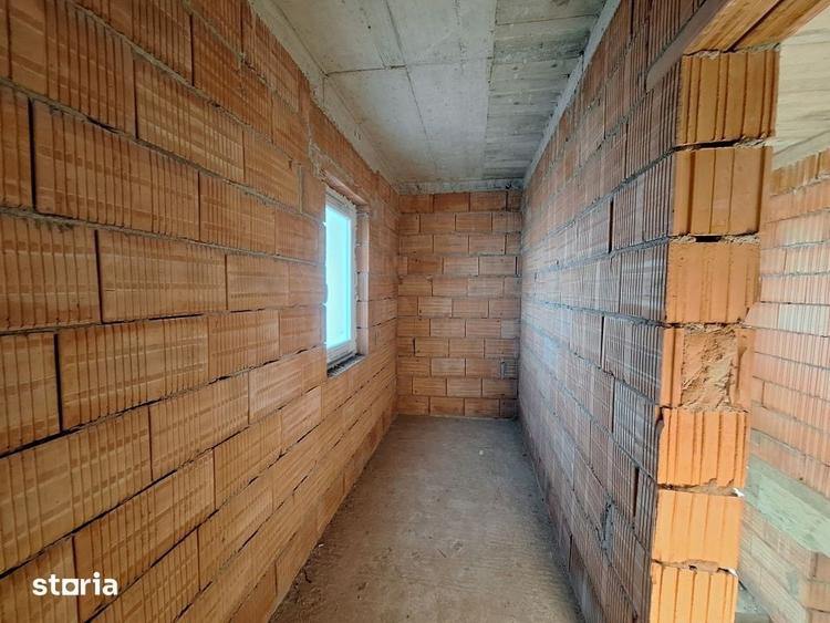 Casă cu 5 camere cu Teren 507 Mp în Giarmata