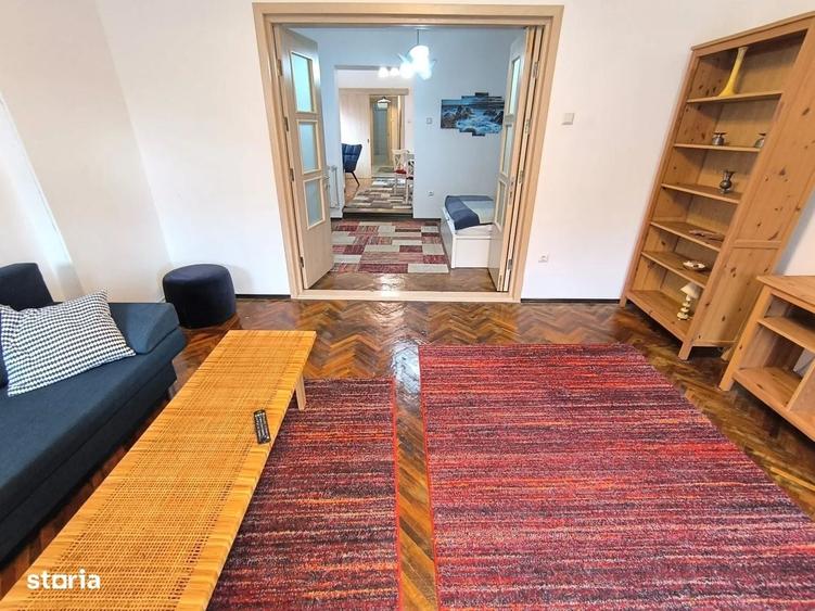 Apartament cu 3 camere semidecomandat în Central