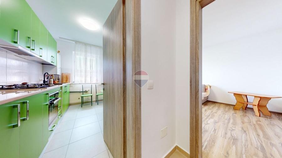 Apartament cu 2 camere decomandat, mobilat în Tractorul