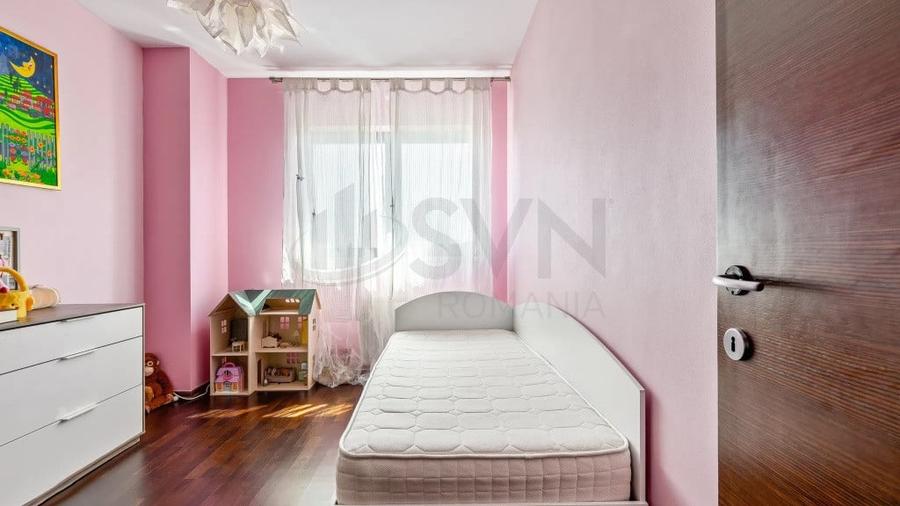 Apartament cu 3 camere decomandat în Victoriei