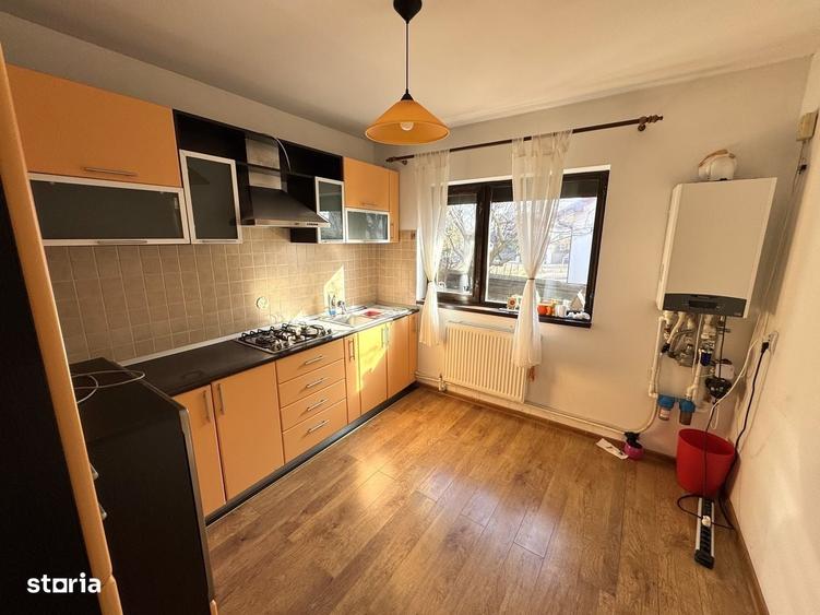 Casă cu 4 camere în Valea Lupului