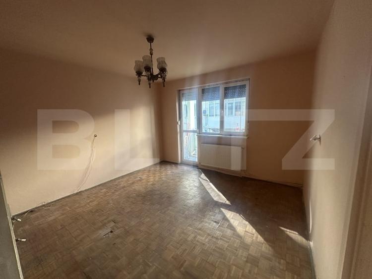 Apartament cu 3 camere, 60 mp, zona Centrala - 1