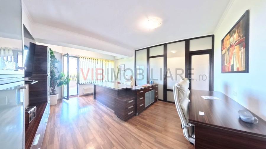 Apartament cu 3 camere decomandat în Titan