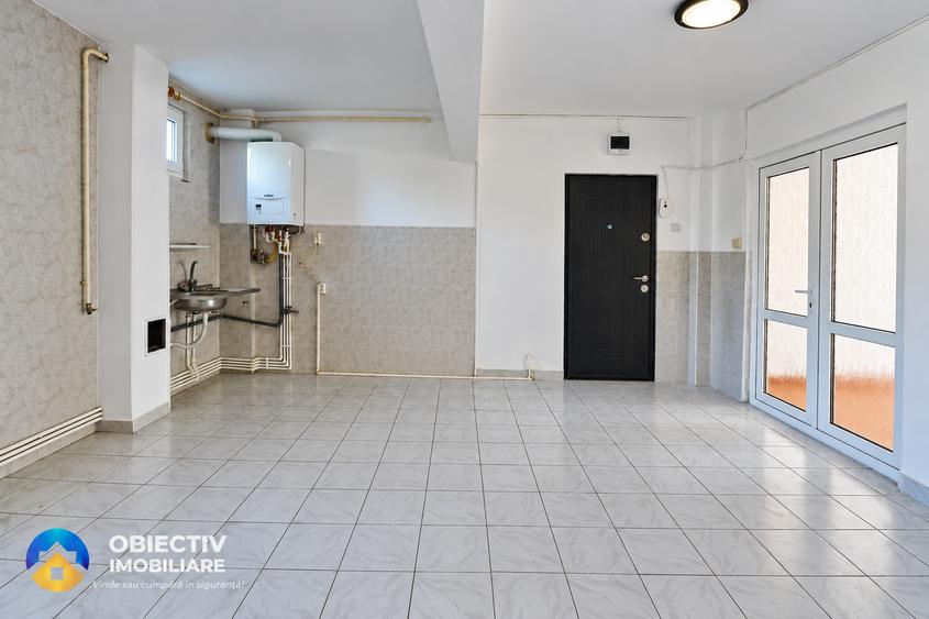 Apartament cu 3 camere decomandat în Central