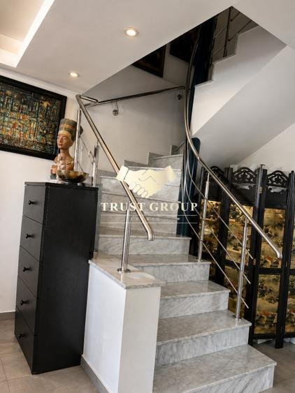 Apartament cu 5 camere decomandat în Aviatorilor