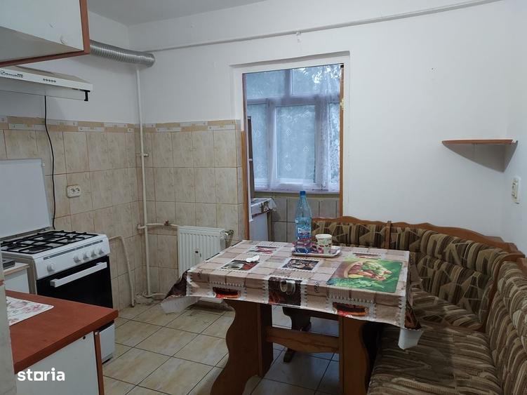 Apartament cu 3 camere decomandat în Obcini