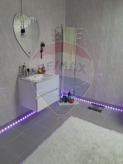 Casă individuală cu 4 camere cu Teren 2500 Mp în Oeștii Pământeni