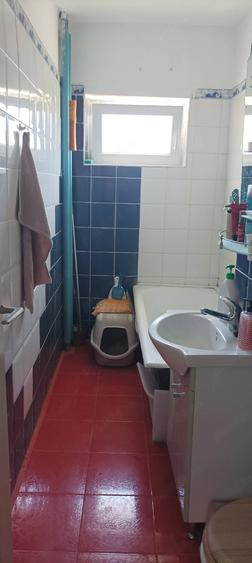 Apartament cu 3 camere semidecomandat în Girocului