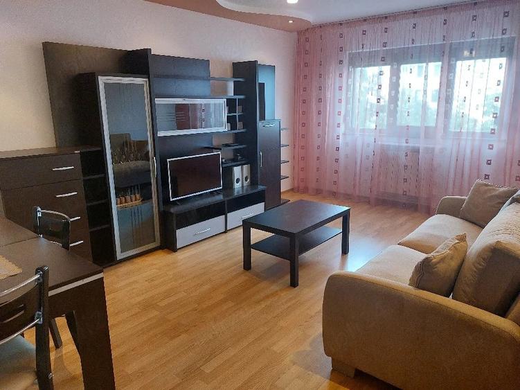 Apartament cu 2 camere decomandat în Spătaru