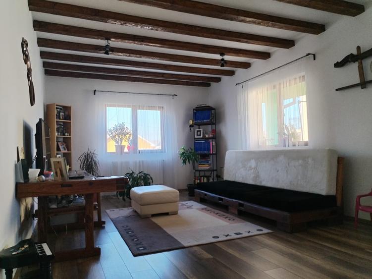 Duplex cu 5 camere cu Teren 1000 Mp în Nord-Est