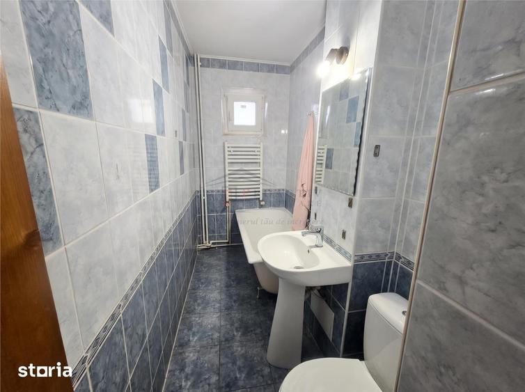 Apartament cu 3 camere nedecomandat în George Enescu