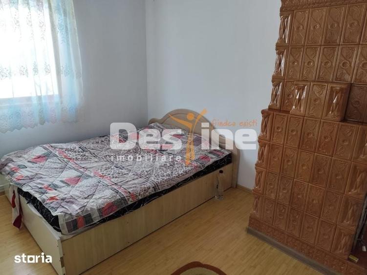 Casă cu 6 camere cu Teren 2756 Mp în Central
