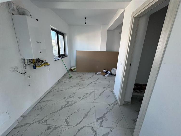 Casă individuală cu 3 camere cu Canalizare în Exterior Vest