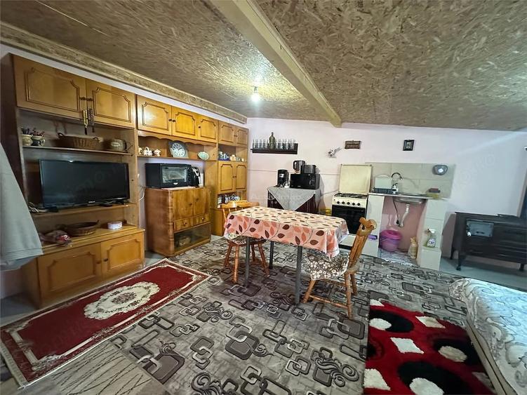 Casă cu 5 camere cu Teren 1500 Mp în Doclin