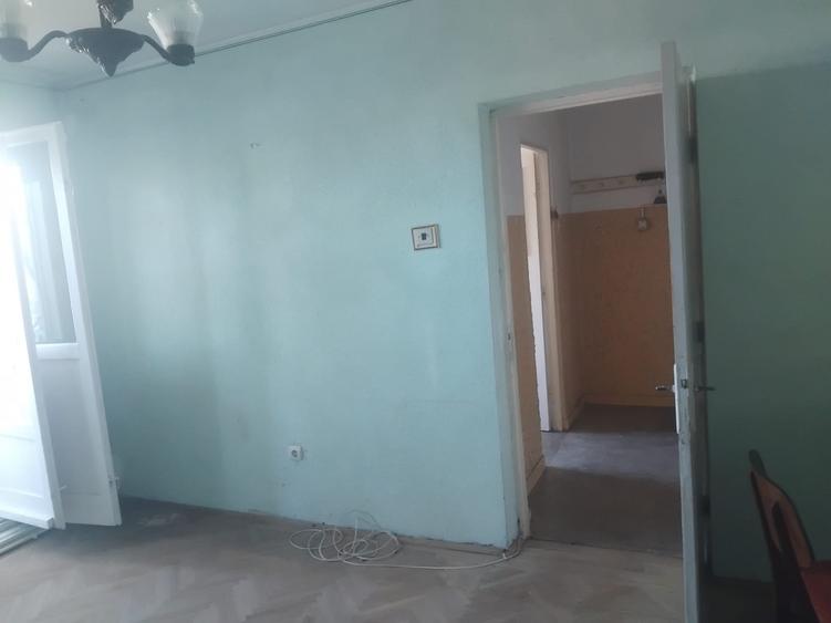 Apartament cu 2 camere semidecomandat în Abator