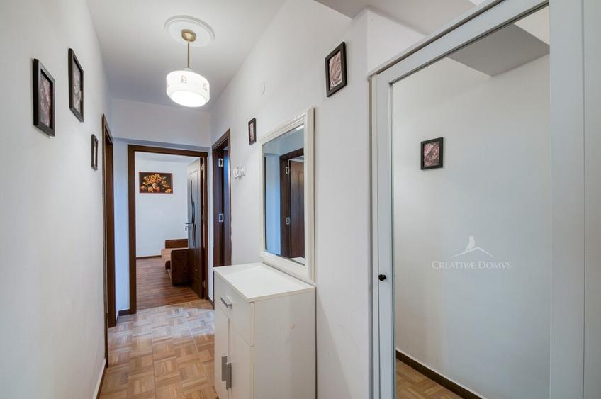 Apartament cu 3 camere decomandat, mobilat în Semicentral
