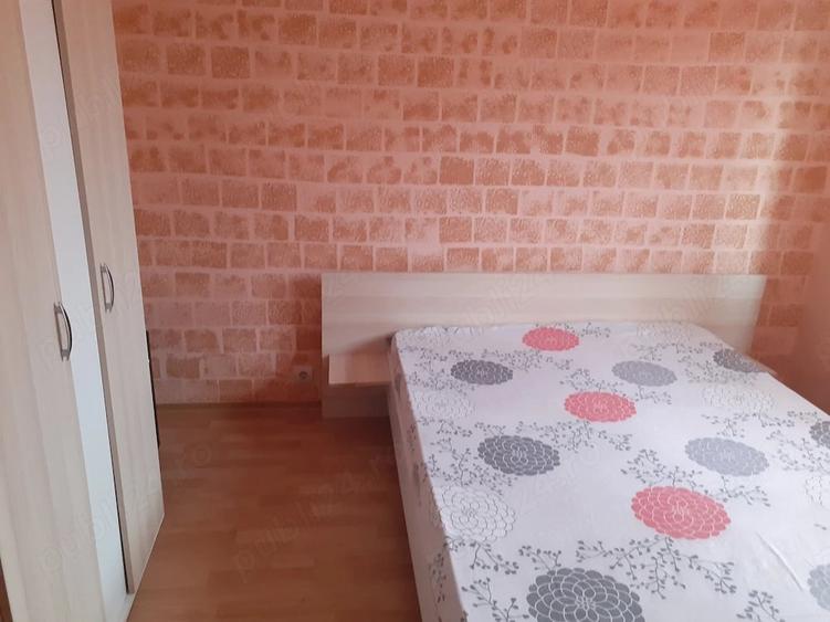 Apartament cu 3 camere semidecomandat în Republicii