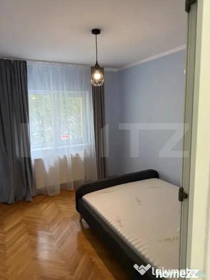 Apartament cu 4 camere decomandat în Zorilor