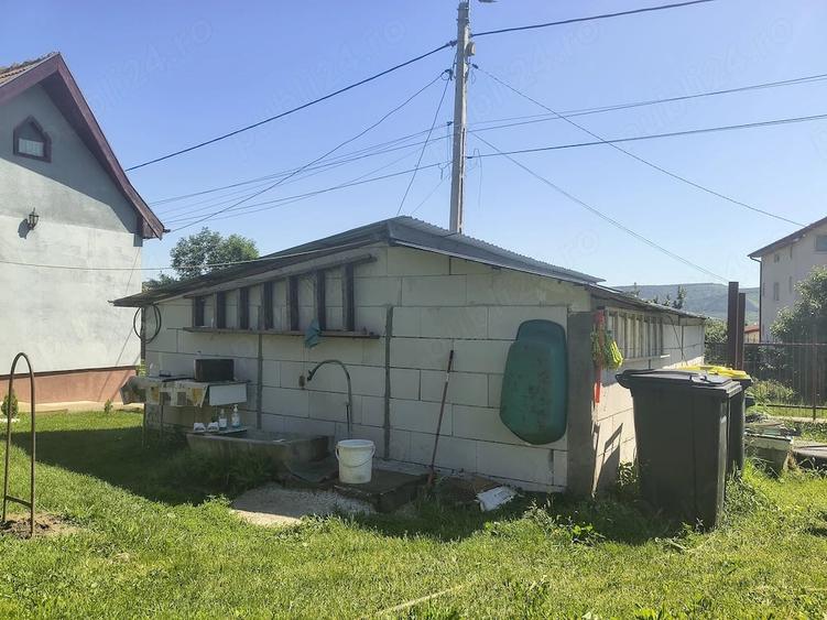 Casă cu Teren 1450 Mp în Luna