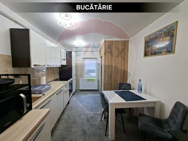Apartament cu 3 camere decomandat, mobilat în Central