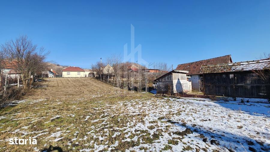 Casă cu 5 camere cu Teren 800 Mp în Șeica Mare