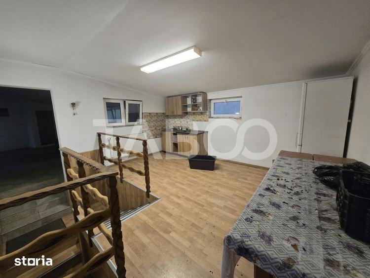 Apartament cu 4 camere decomandat în Slimnic