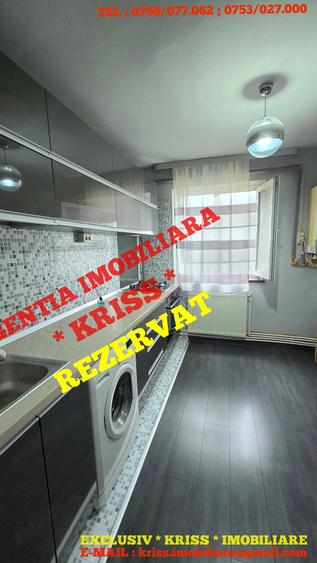 Apartament cu 3 camere semidecomandat în Banat