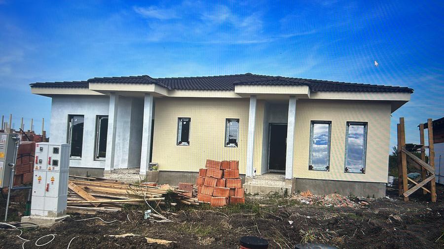 Duplex cu 3 camere cu Canalizare în Moșnița Veche