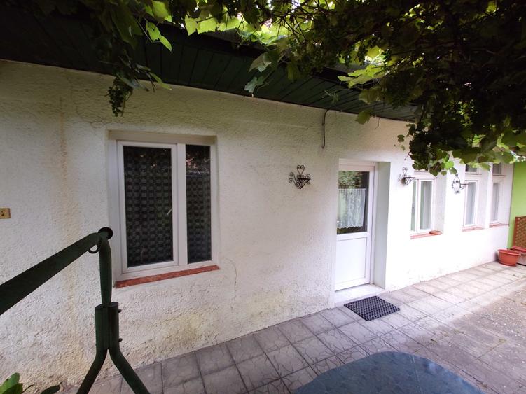 Casă cu 3 camere în Aleea Carpați