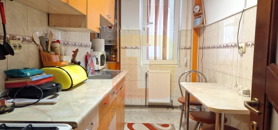 Apartament cu 3 camere decomandat, mobilat în Ultracentral